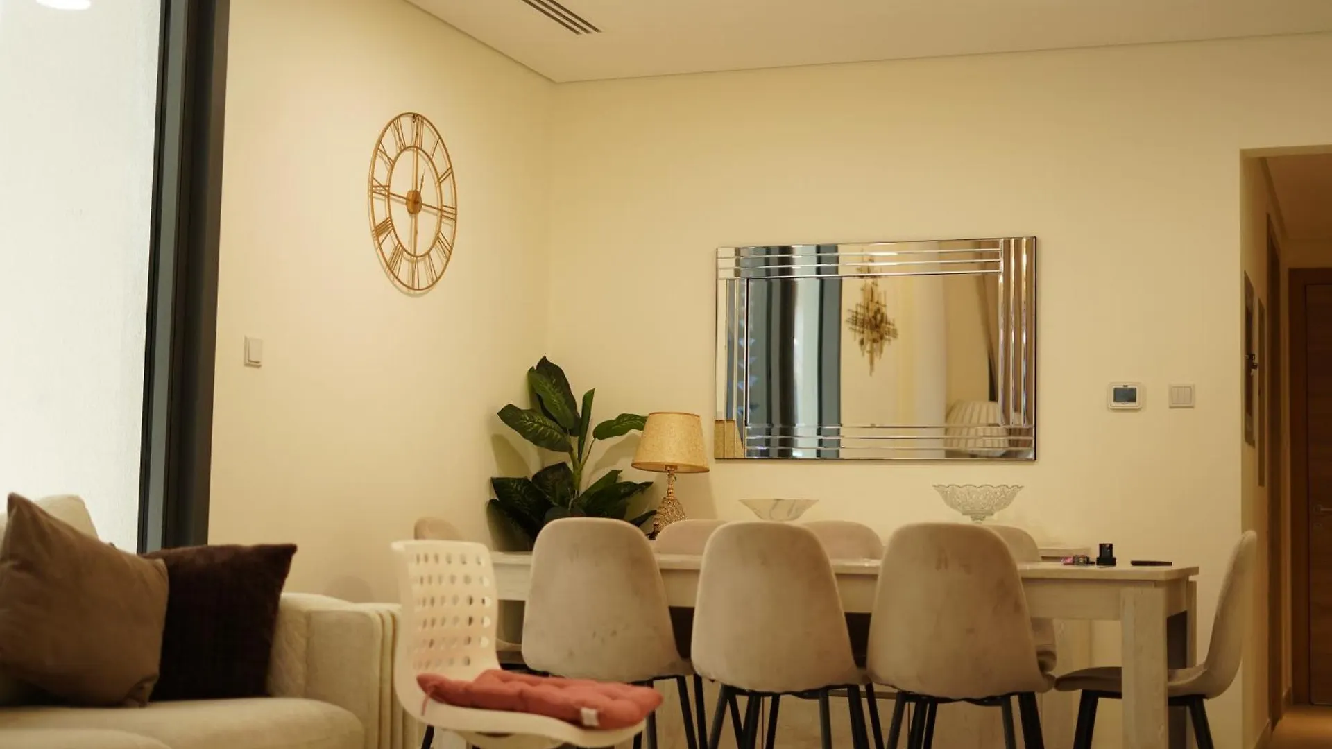 Apartment Ferienwohnung Brown Stone - Mirdif Hills Dubai Airport Vereinigte Arabische Emirate