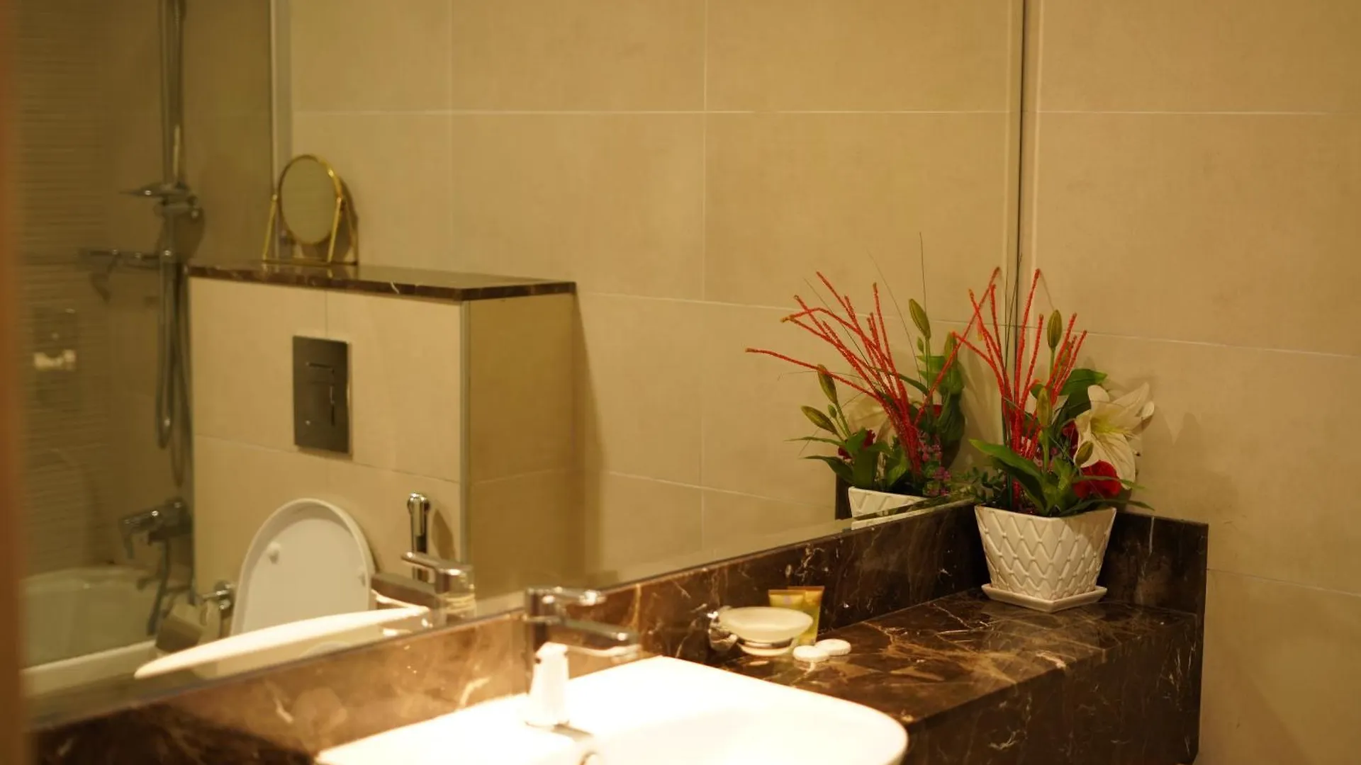 Brown Stone - Mirdif Hills Dubai Airport Apartment