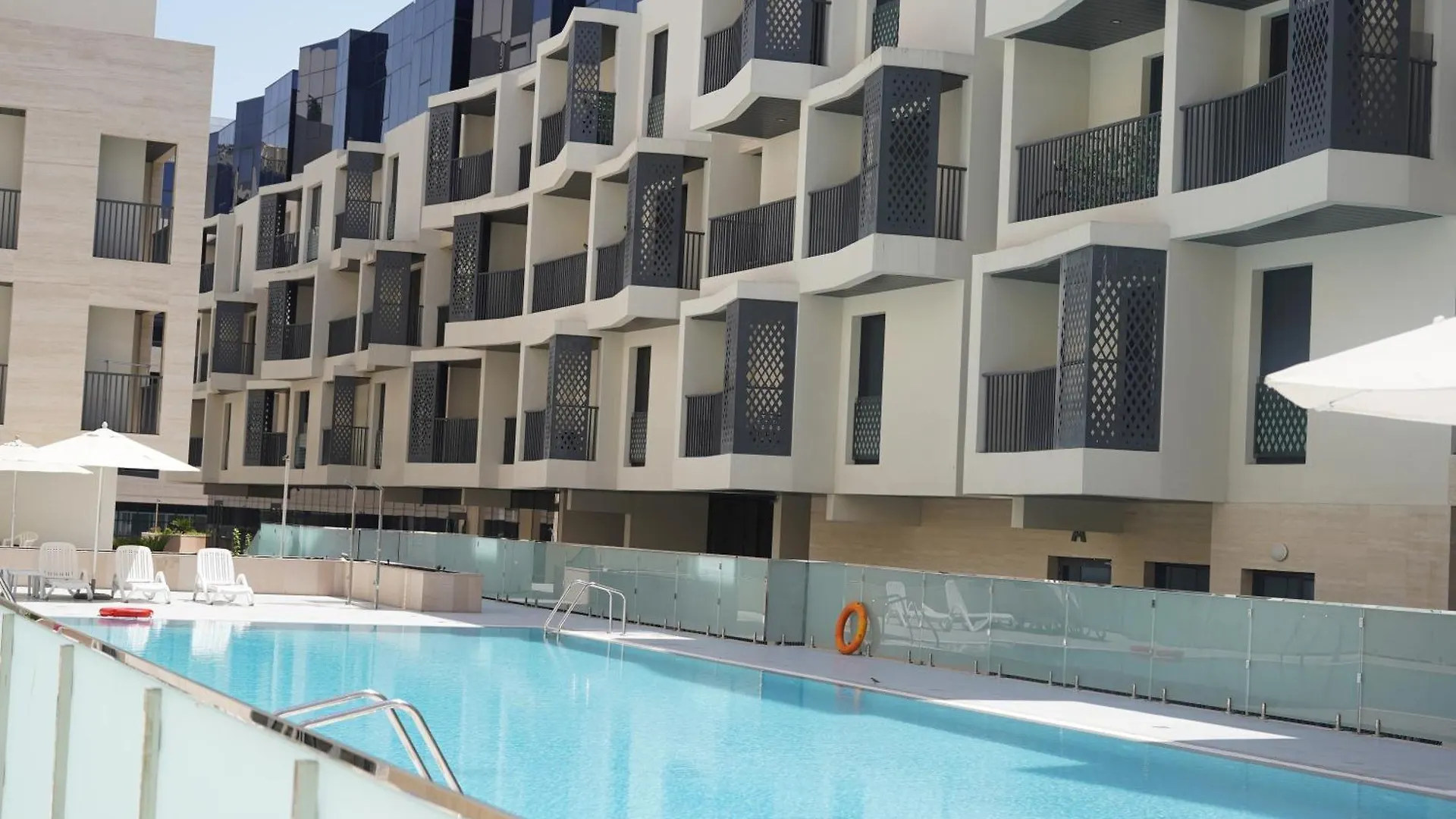Brown Stone - Mirdif Hills Dubai Airport Appartement
