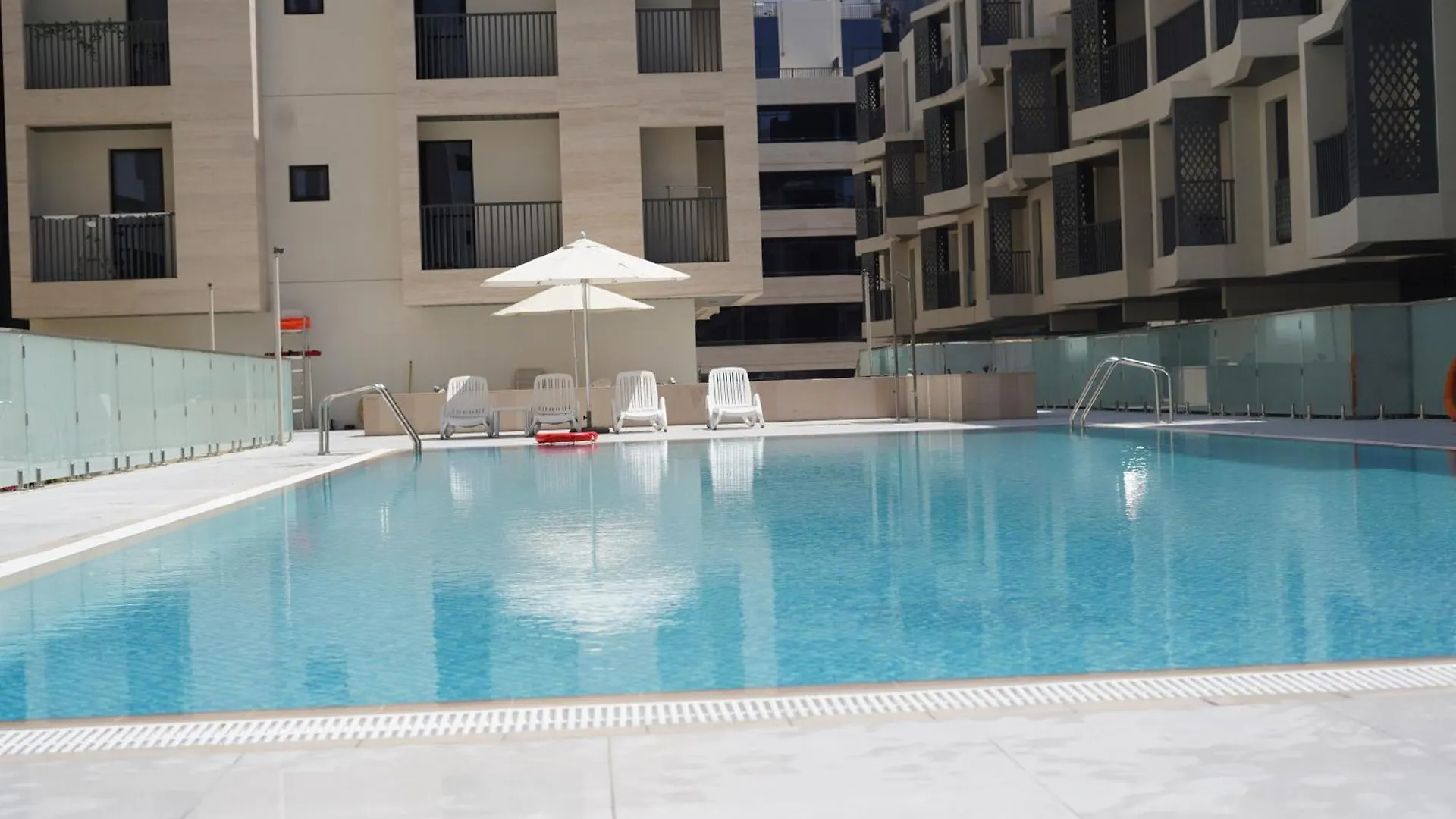 Brown Stone - Mirdif Hills Dubai Airport Appartement